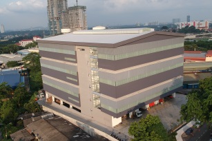 Plastics Injection Manufacturer Warehouse
