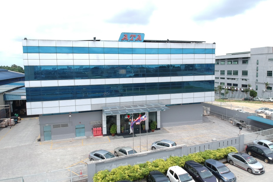 Plastics Injection Manufacturer Factory